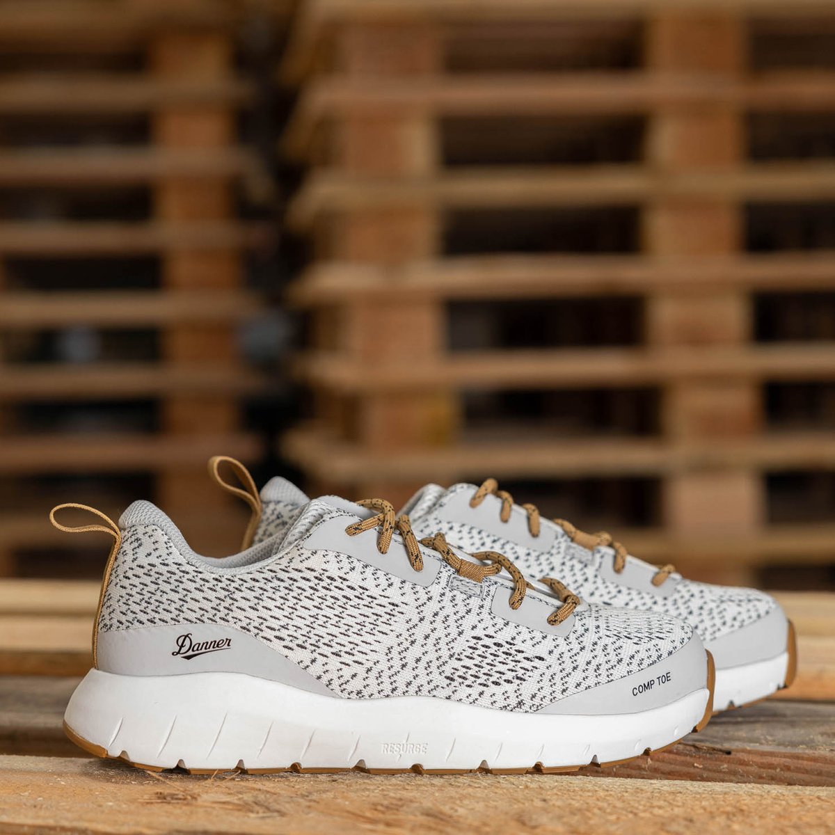Run Time 3 Gray/White Composite Toe (NMT) Women
