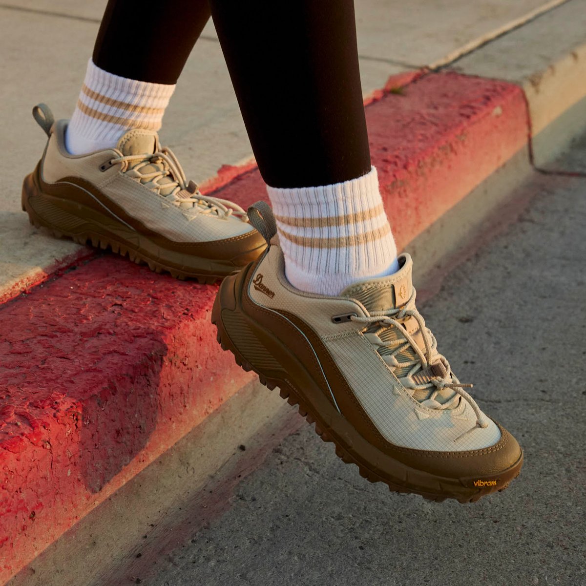Danner X Osprey N45 MAX Sandy Grey Women