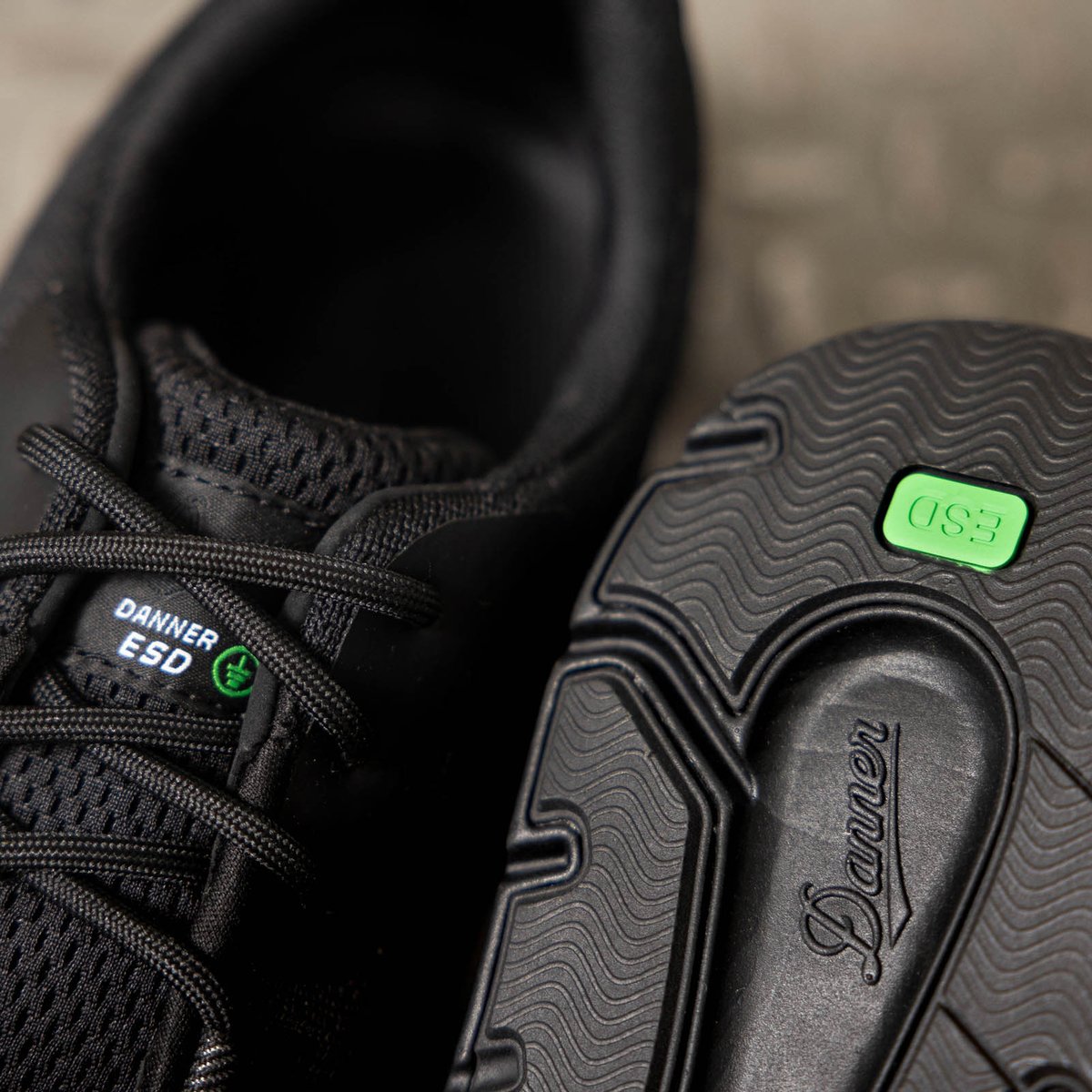 Run Time 3 ESD Black Composite Toe (NMT) Men