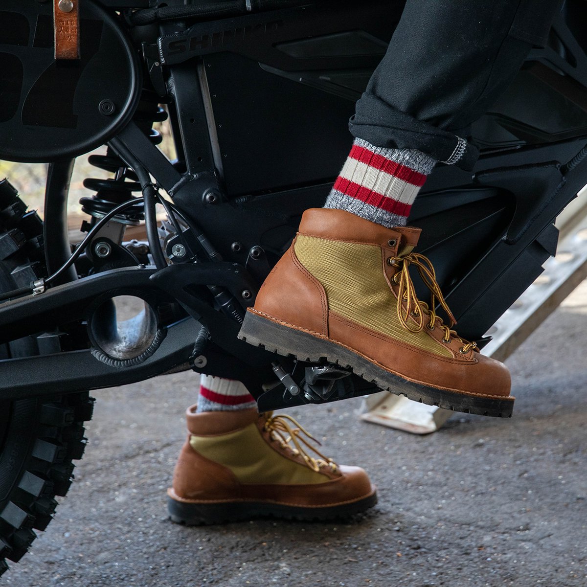Danner Light Revival Khaki Men