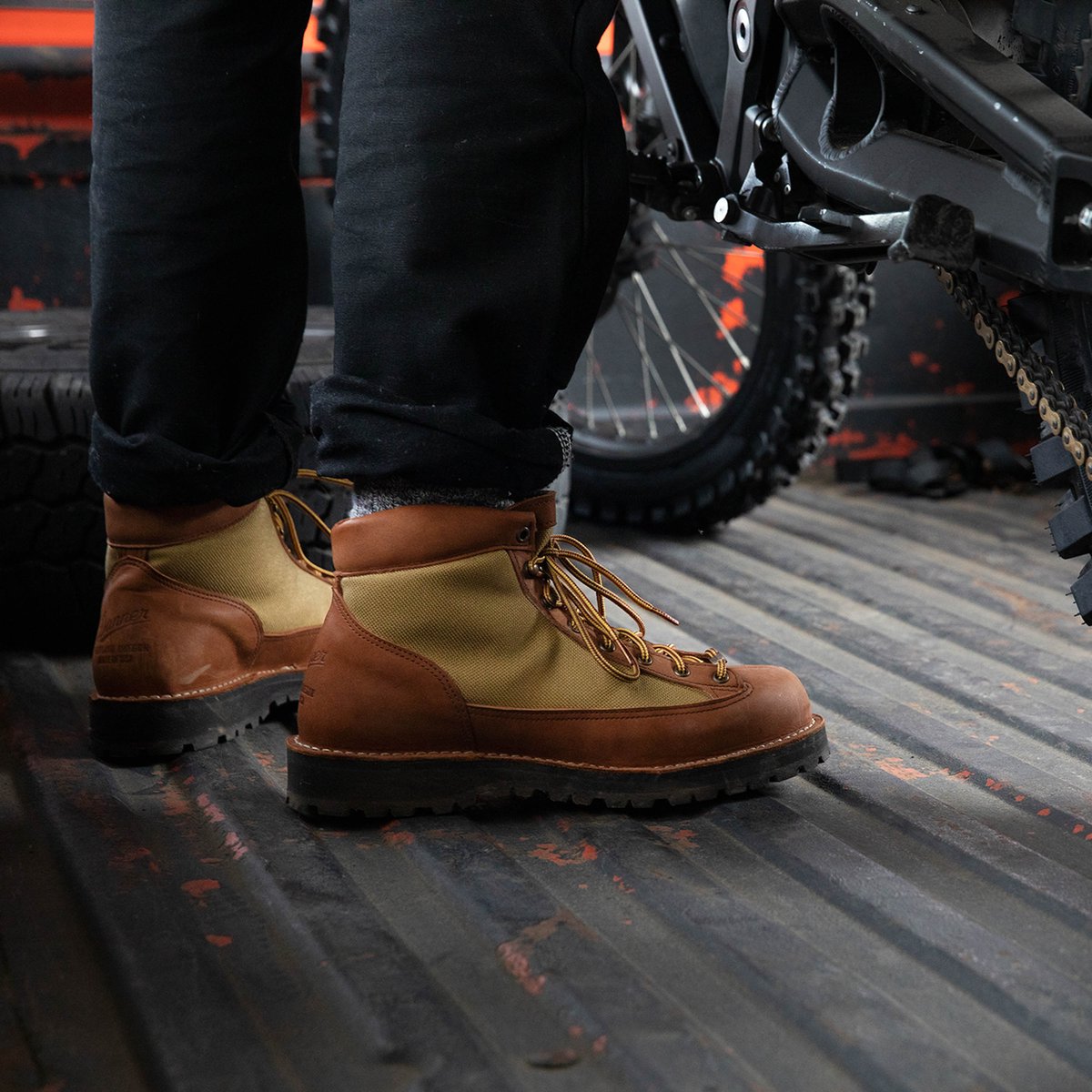 Danner Light Revival Khaki Men