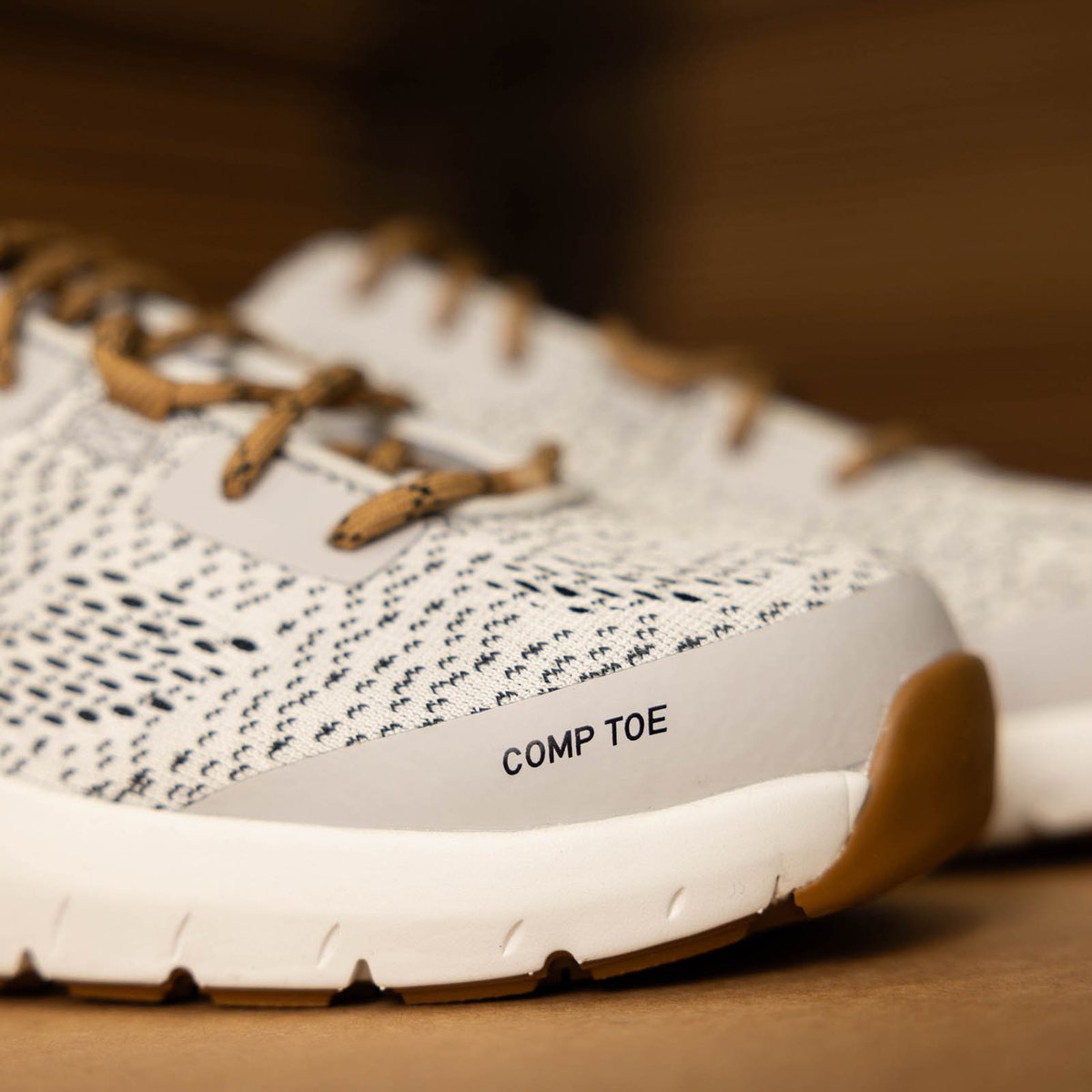 Run Time 3 Gray/White Composite Toe (NMT) Women