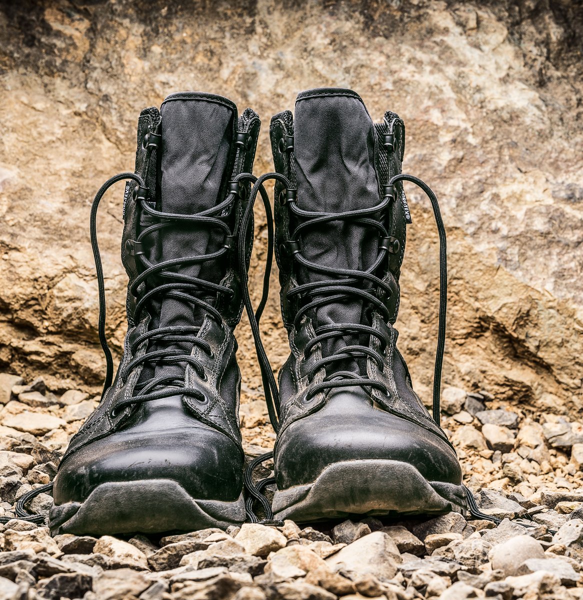 Tachyon Black Gore-Tex Women